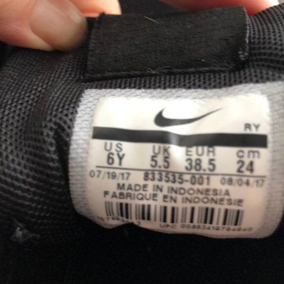 NWOT- Nike Court Royale sneakers black - Picture 3 of 7
